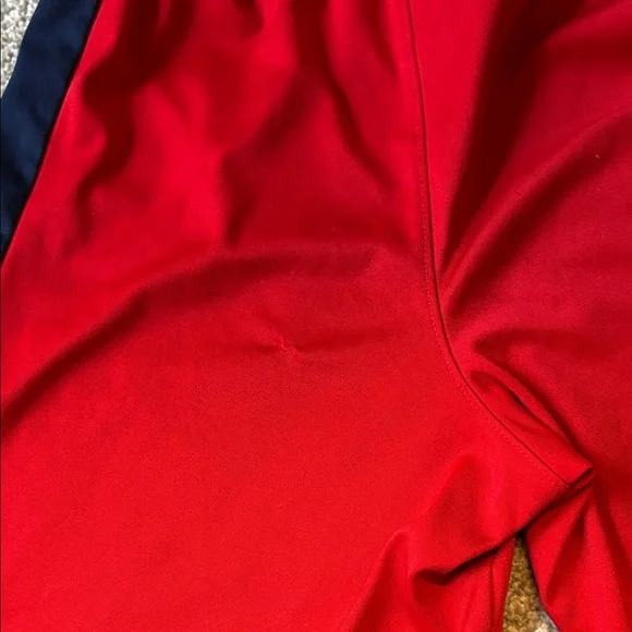 8-year-old Boy’s Clothes Bundle (10 pieces) - Picture 17 of 17